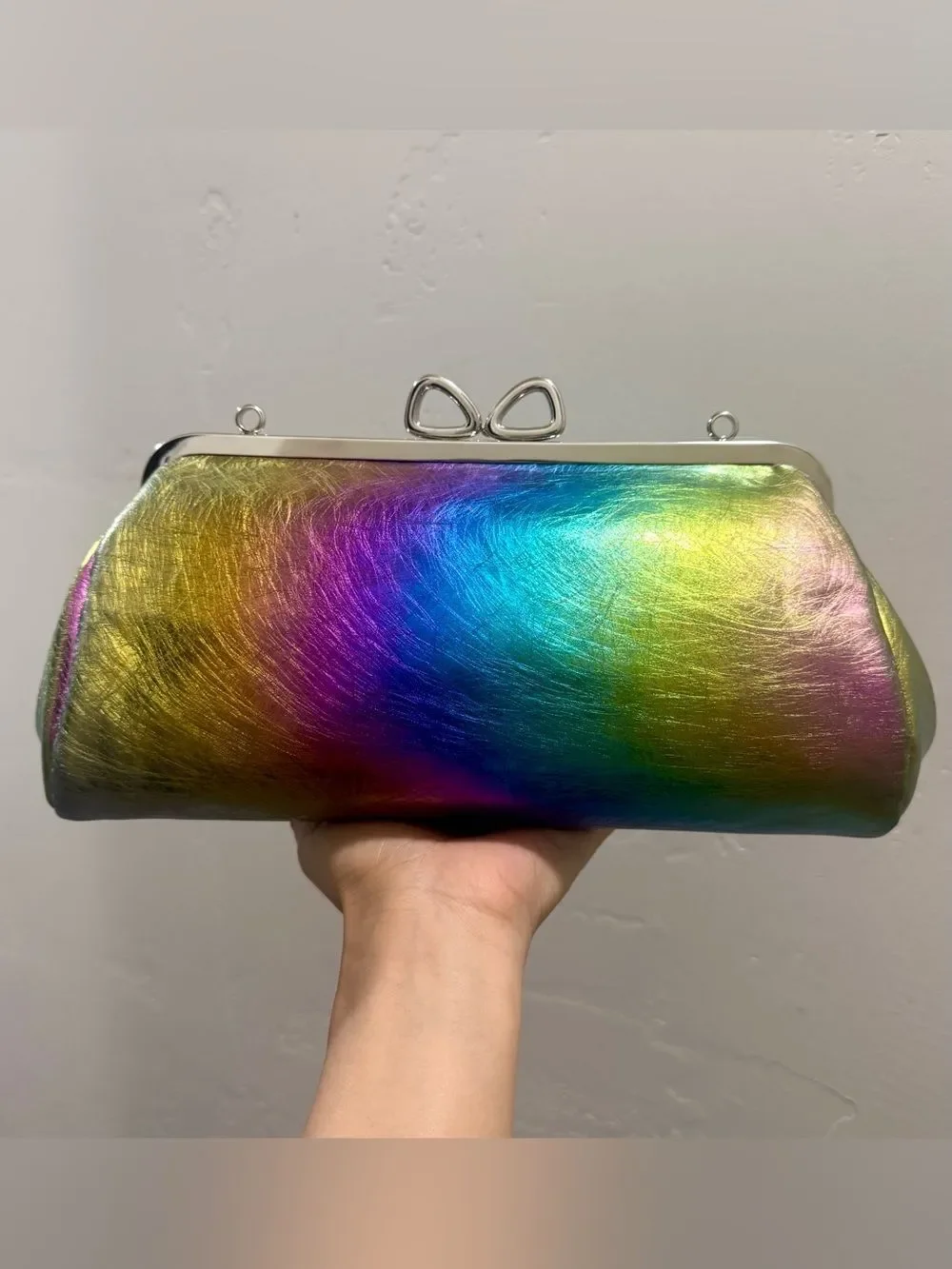 Metallic Iridescent Leather Handmade Bow Shaped Kisslock Frame Baguette Bag